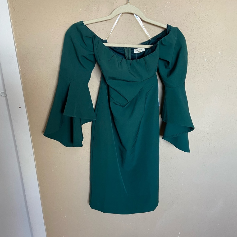 Tea n cup forest/dark green flare sleeve off shoulder fashion dress size M